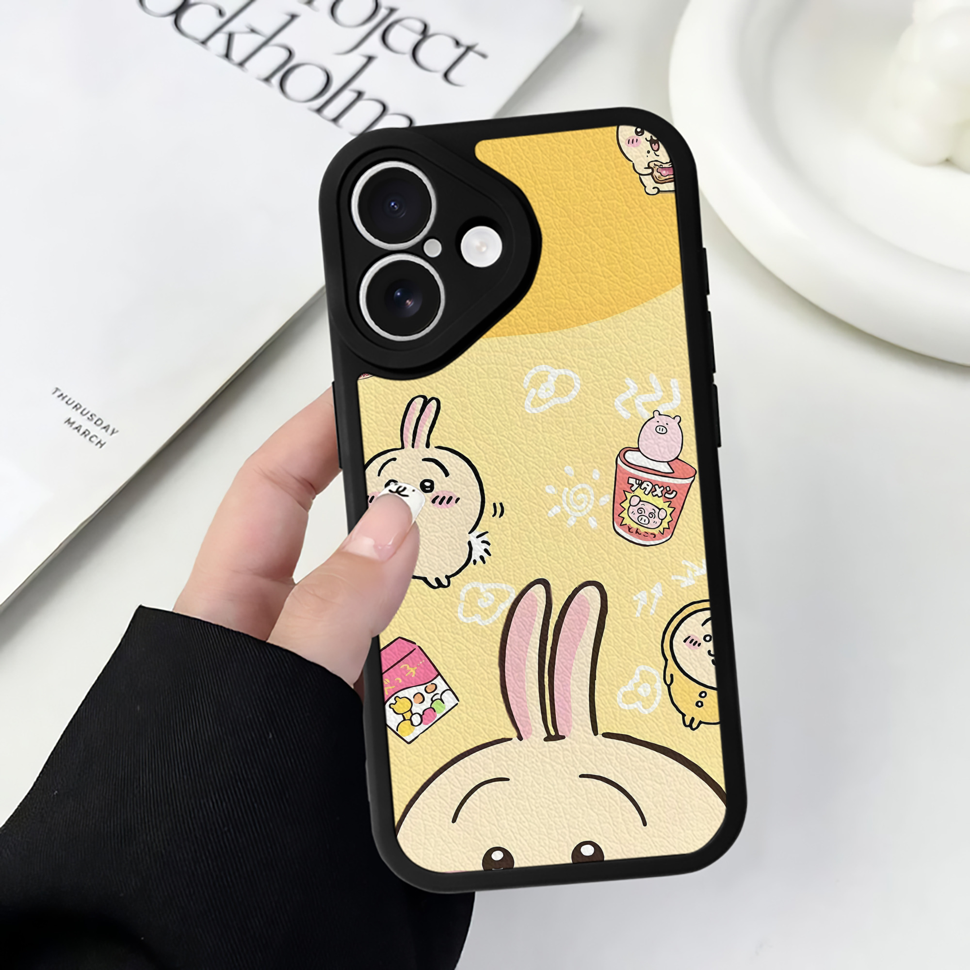 （画像用） ちいかわ Chii-kawa 【iPhone 16シリーズ対応】シリコンスマホケース（レザー調） 材質：シリコン